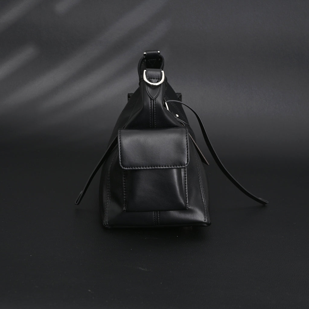 louis-vuitton-montaigne-black-mahina-leather-shoulder-bag Shoulder