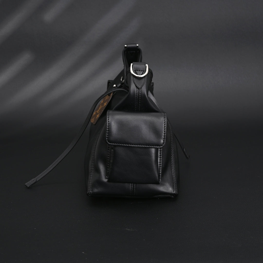 louis-vuitton-montaigne-black-mahina-leather-shoulder-bag Shoulder