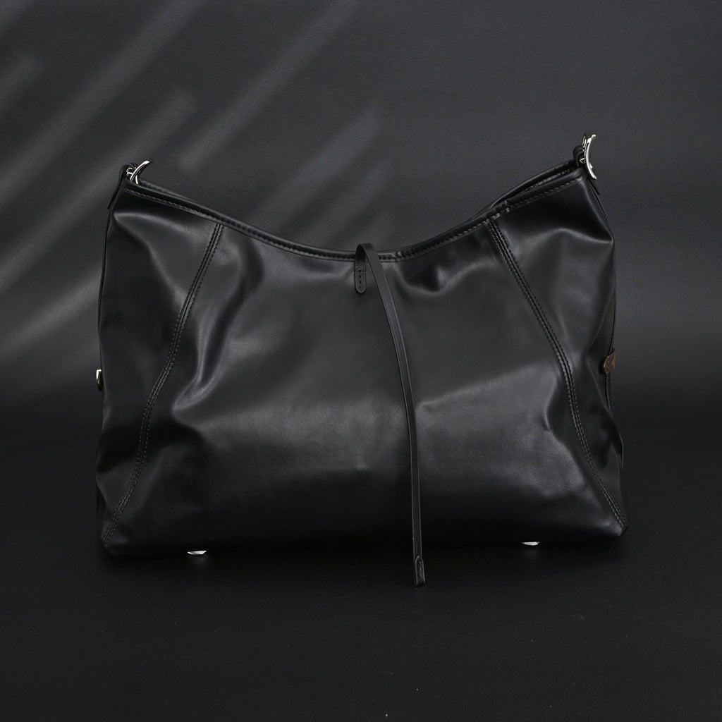 louis-vuitton-black-mahina-leather-hobo-shoulder-bag Tote