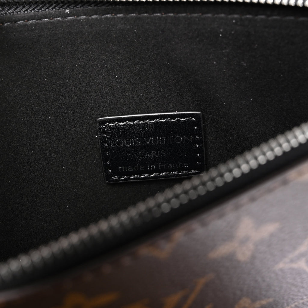 louis-vuitton-black-mahina-leather-hobo-shoulder-bag Tote