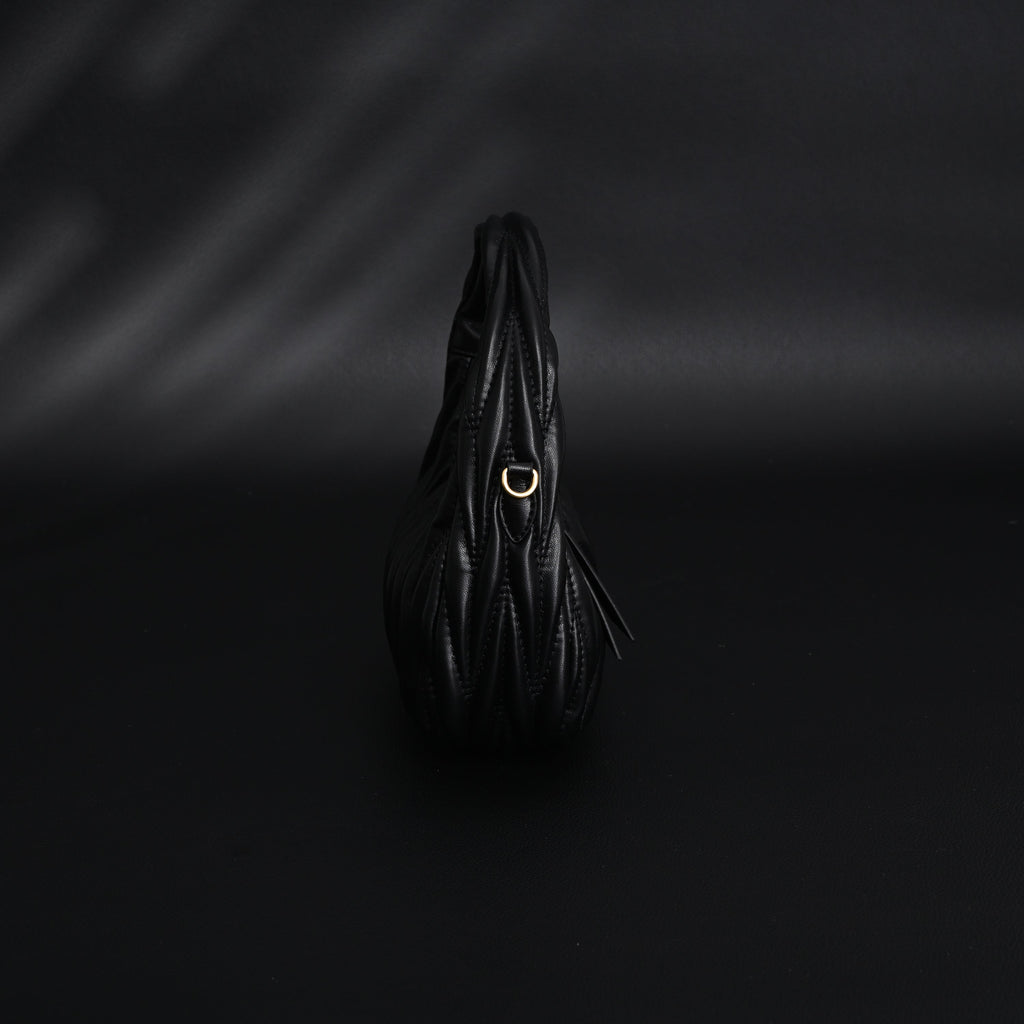 miu-miu-matelasse-leather-hobo-bag-black-with-gold-hardware Handle