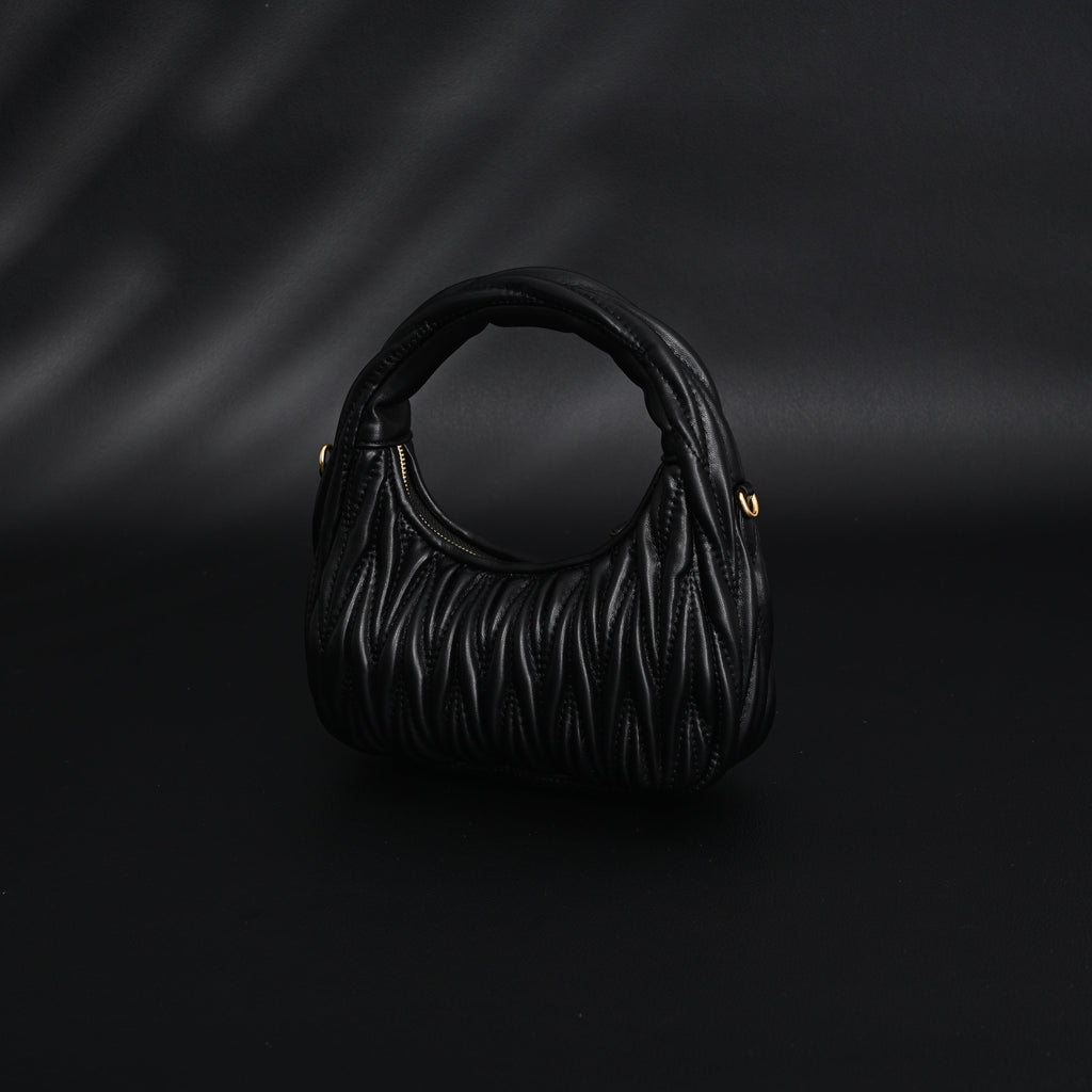 miu-miu-matelasse-leather-hobo-bag-black-with-gold-hardware Handle