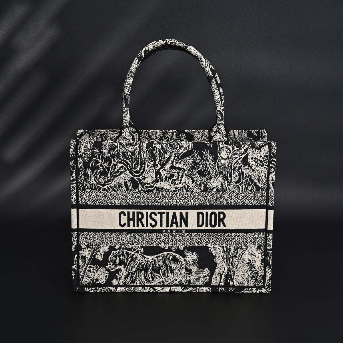 dior-book-tote-bag-black-toile-de-jouy-embroidery Tote