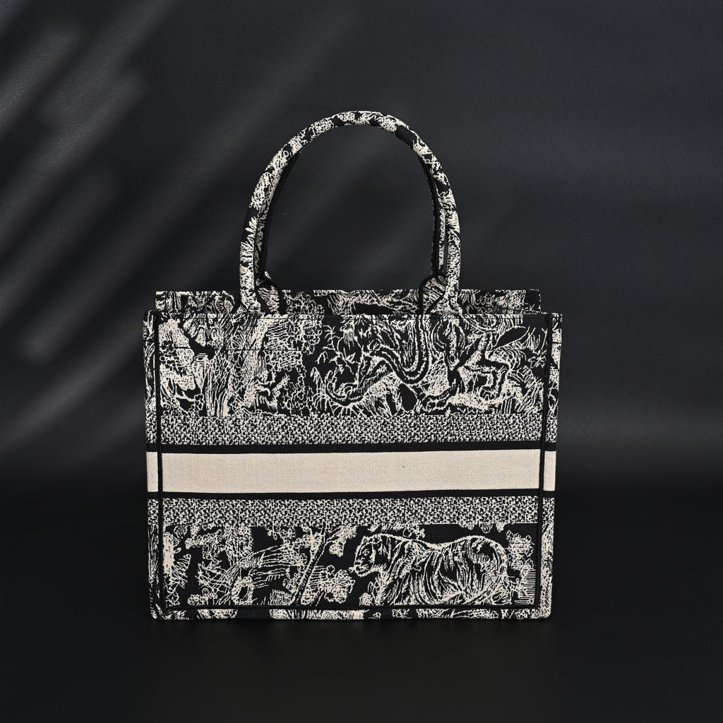 dior-book-tote-bag-black-toile-de-jouy-embroidery Tote