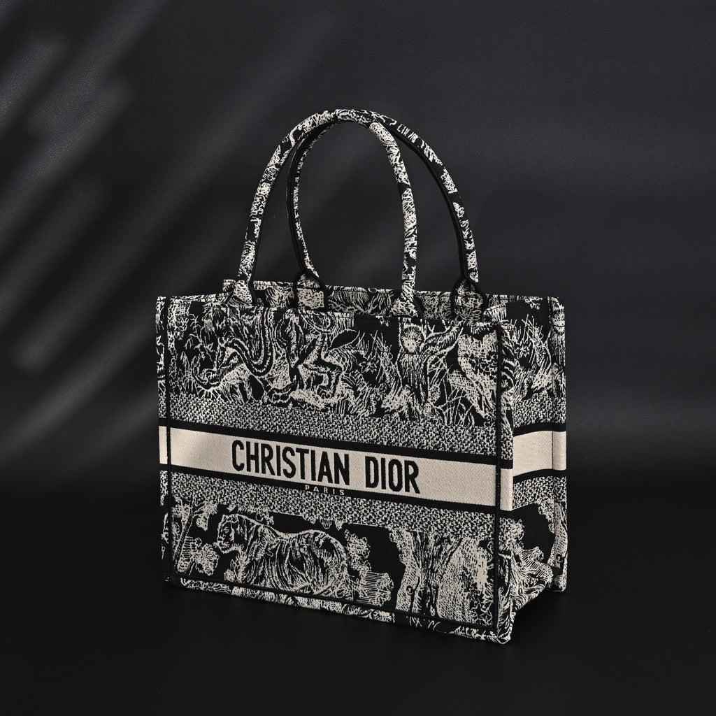 dior-book-tote-bag-black-toile-de-jouy-embroidery Tote