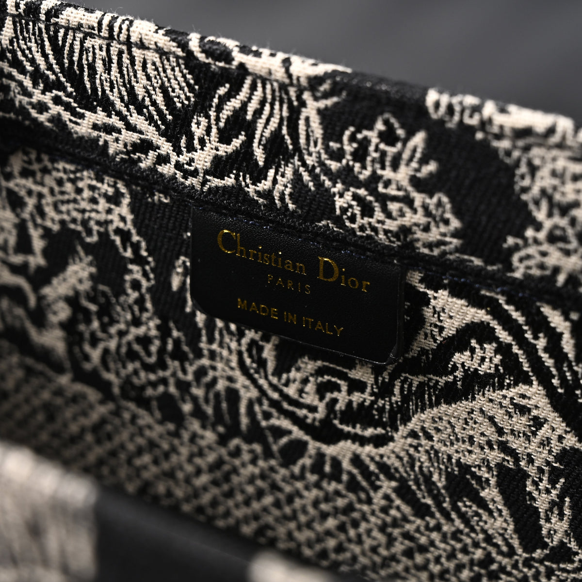 dior-book-tote-bag-black-toile-de-jouy-embroidery Tote