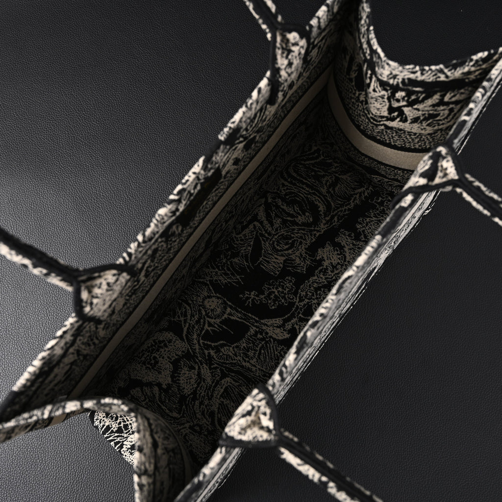 dior-book-tote-bag-black-toile-de-jouy-embroidery Tote