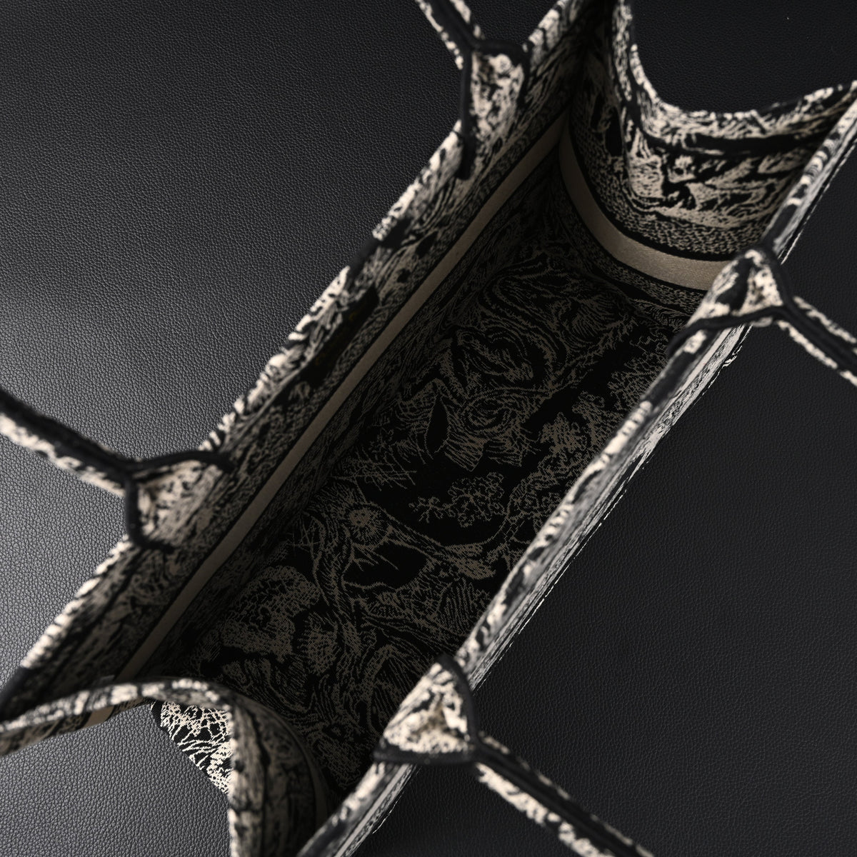 dior-book-tote-bag-black-toile-de-jouy-embroidery Tote