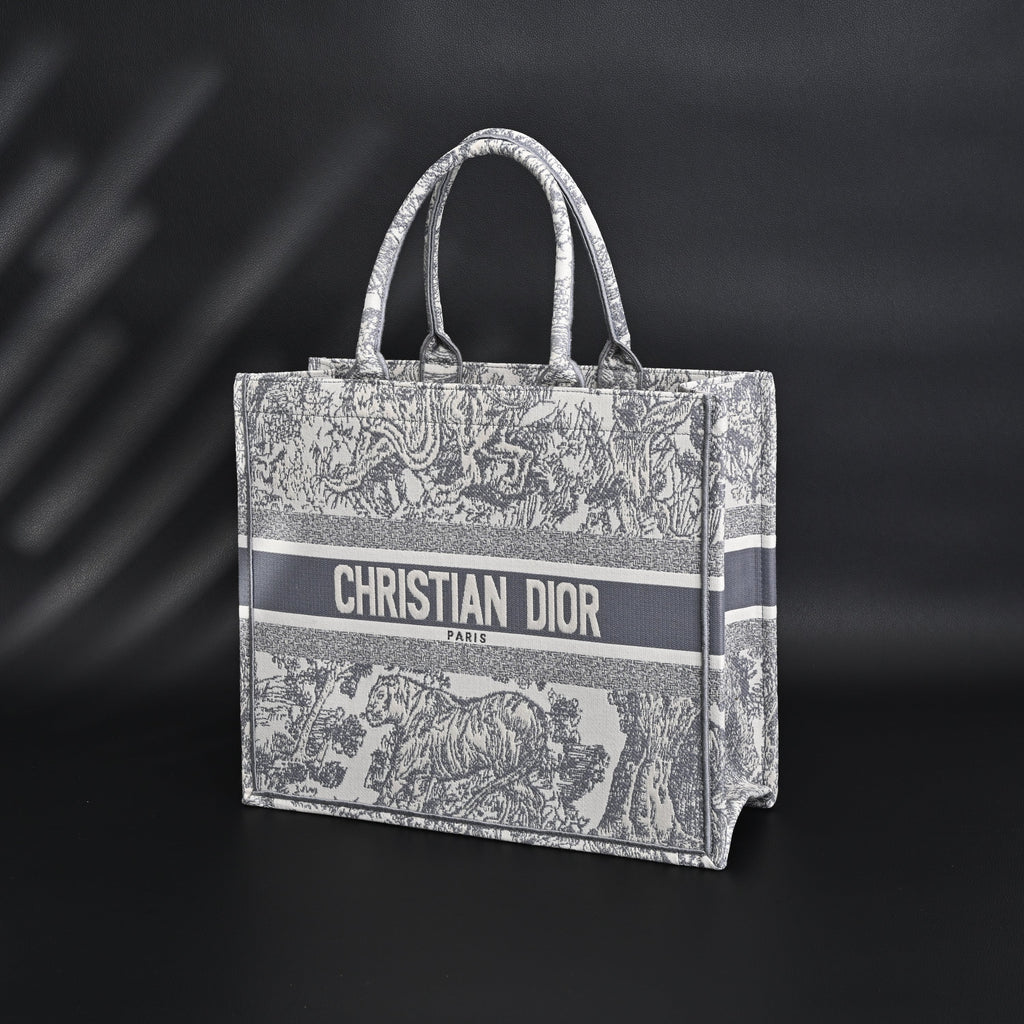 christian-dior-large-book-tote-toile-de-jouy-embroidery Tote