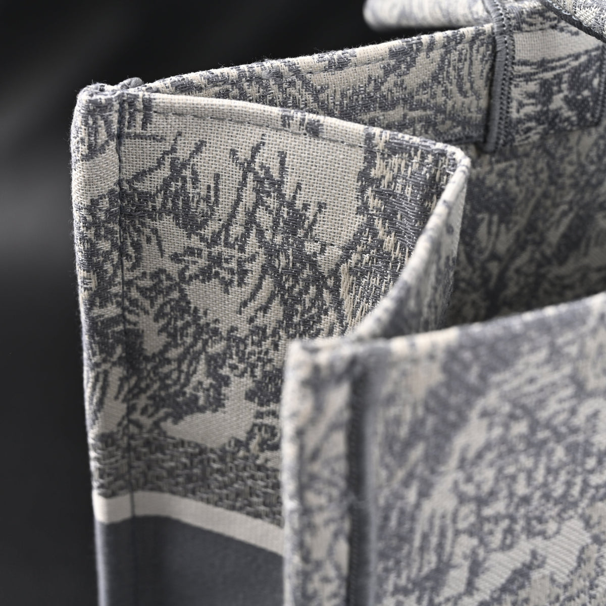 christian-dior-large-book-tote-toile-de-jouy-embroidery Tote