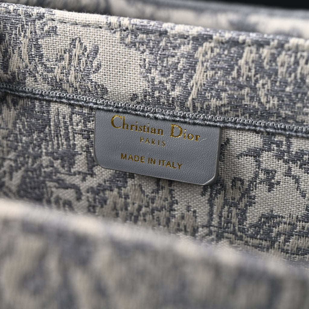 christian-dior-large-book-tote-toile-de-jouy-embroidery Tote