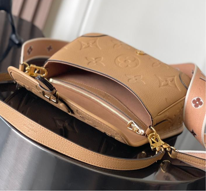 louis-vuitton-diane-monogram-empreinte Shoulder