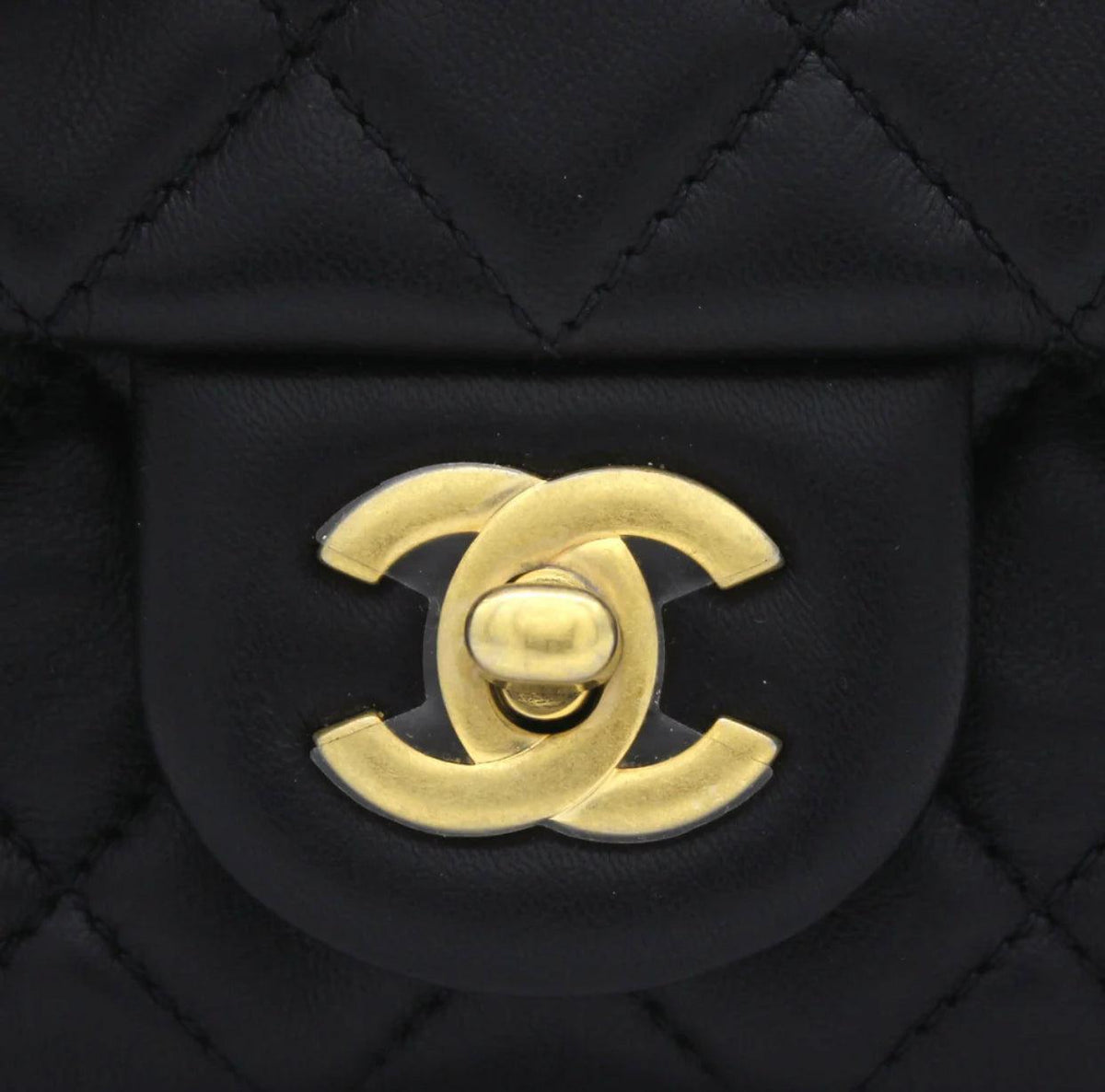 chanel-pearl-crush-mini-flap-bag Crossbody