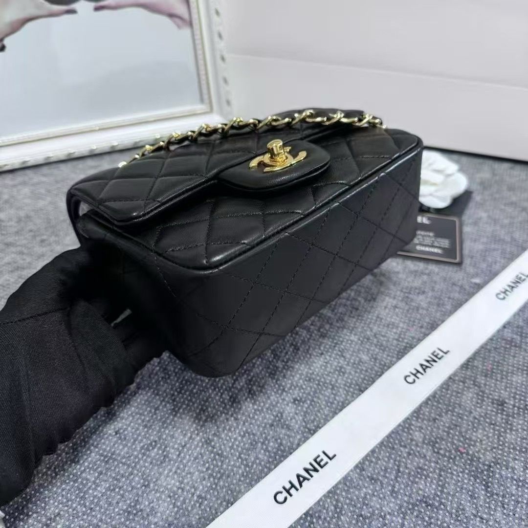 chanel-mini-flap-bag-black Handle