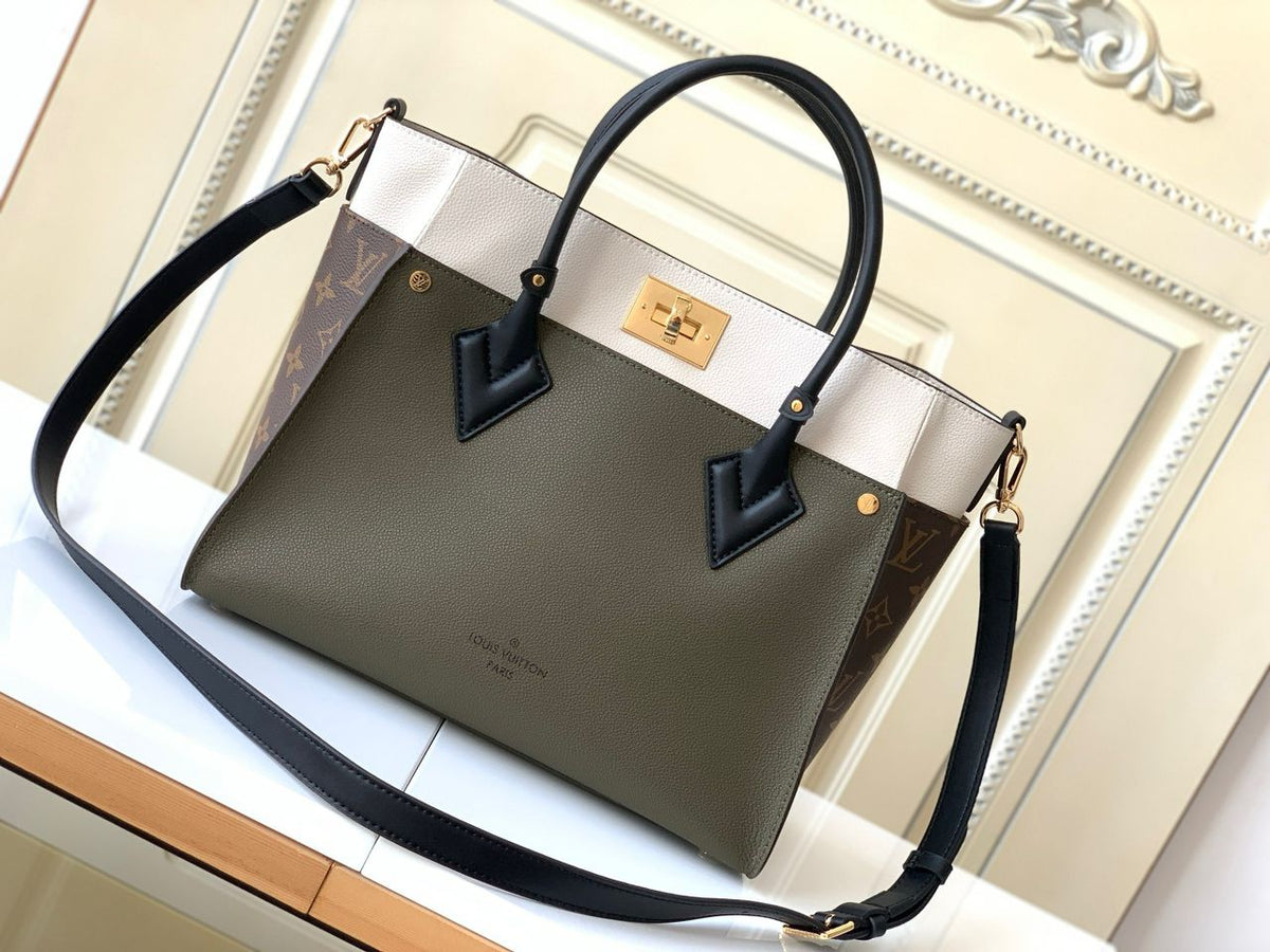 on-my-side-mm-9 Tote