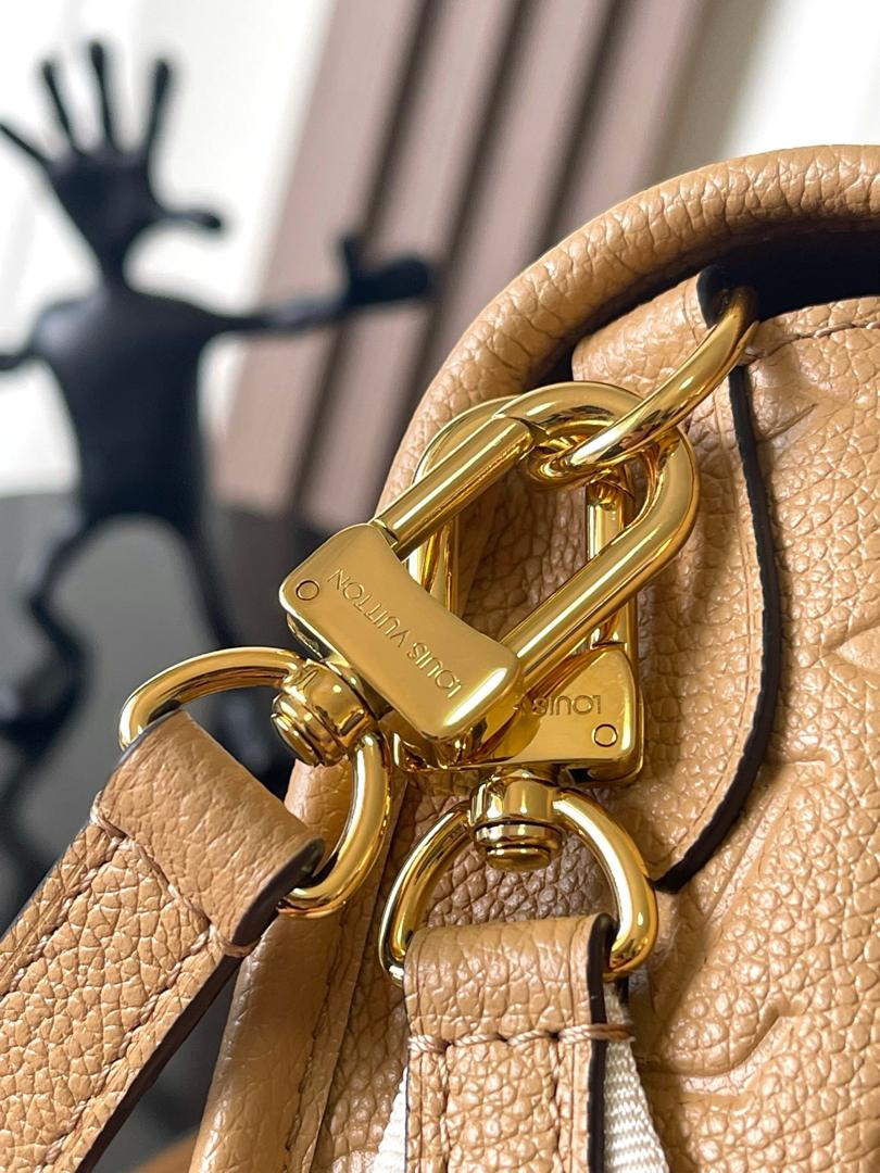 louis-vuitton-diane-monogram-empreinte Shoulder