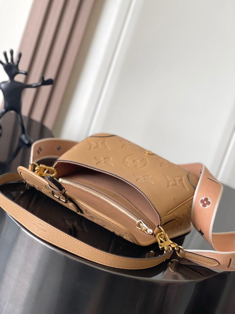 louis-vuitton-diane-monogram-empreinte Shoulder
