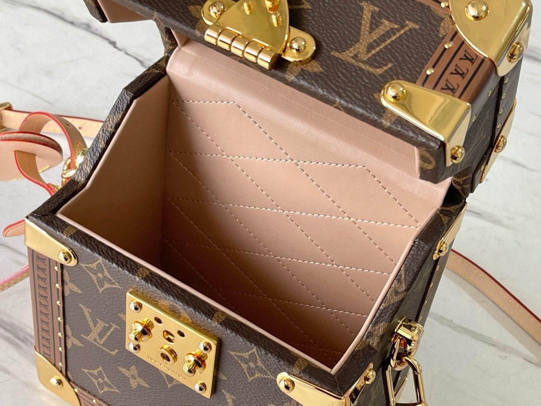 louis-vuitton-monogram-box-bag Crossbody