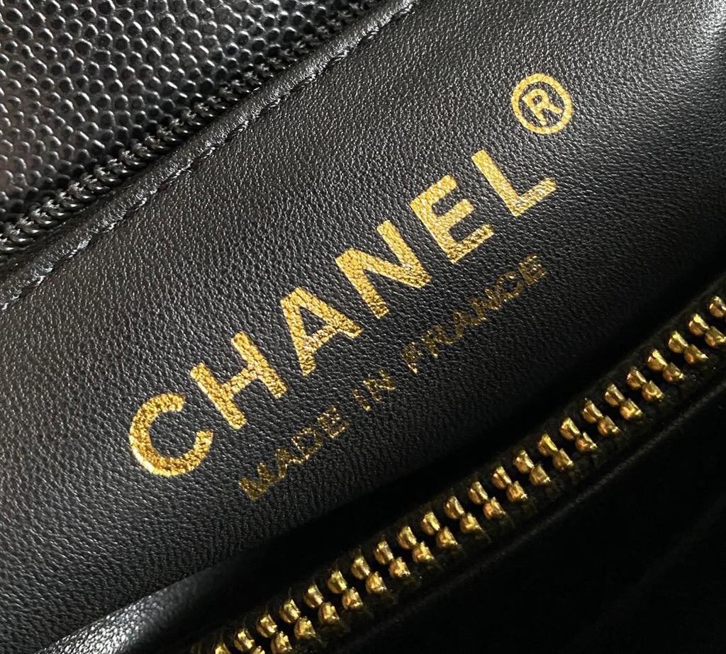 chanel-medium-flap-bag-black-with-coco-handle Shoulder