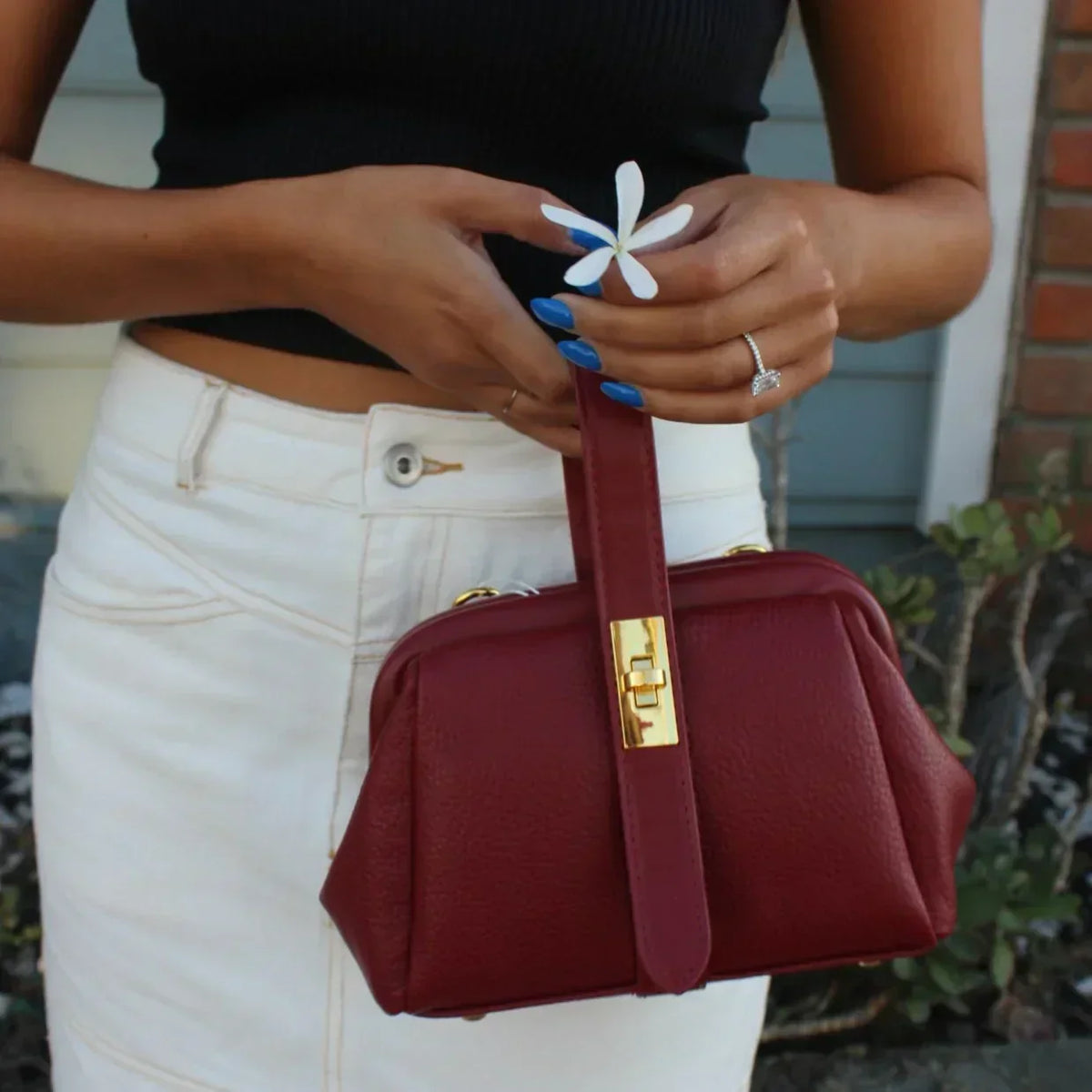 the-skylar-copy Handle