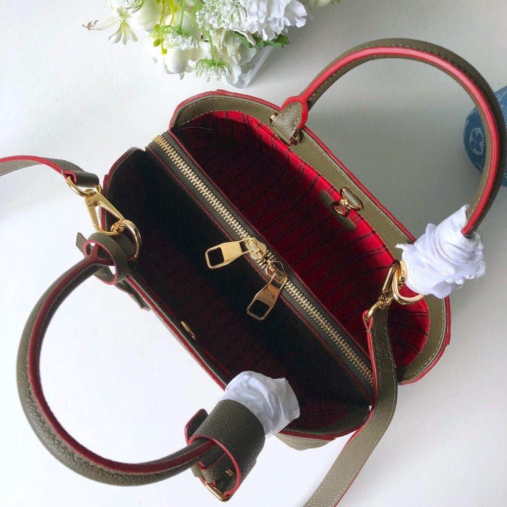 montaigne-mm-2 Crossbody