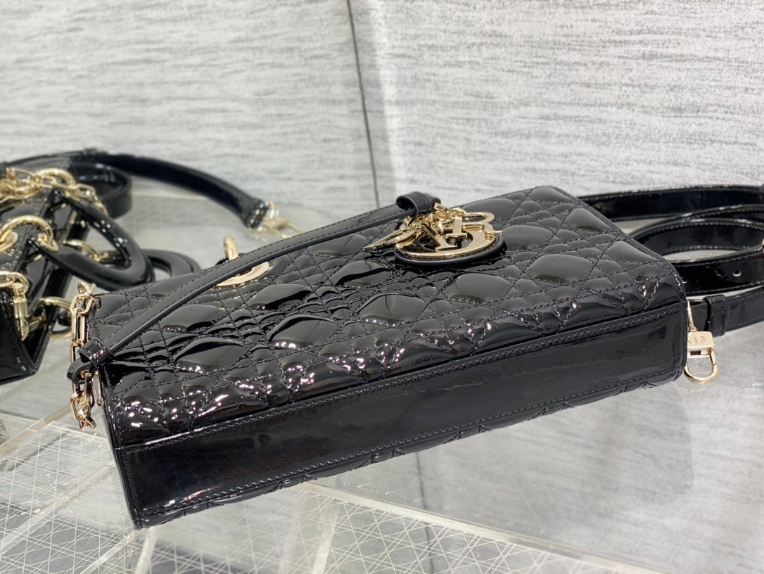 dior-lady-d-joy-medium-patent-black-leather-bag-26x6x14cm Handle