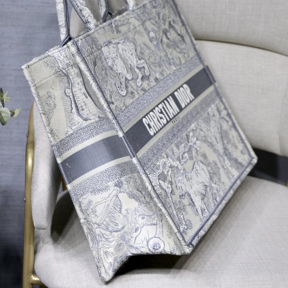 dior-book-tote-7 Tote