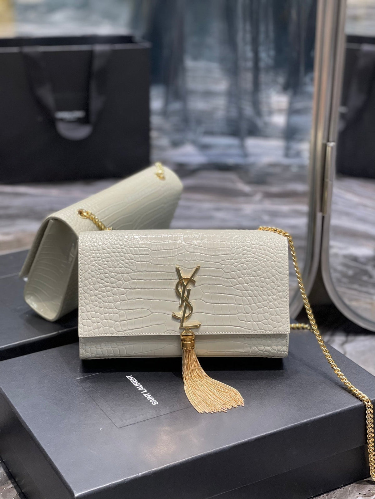 ysl-kate-24cm Crossbody
