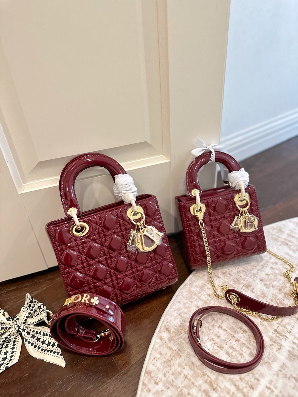 lady-dior-burgundy-leather-bag Handle