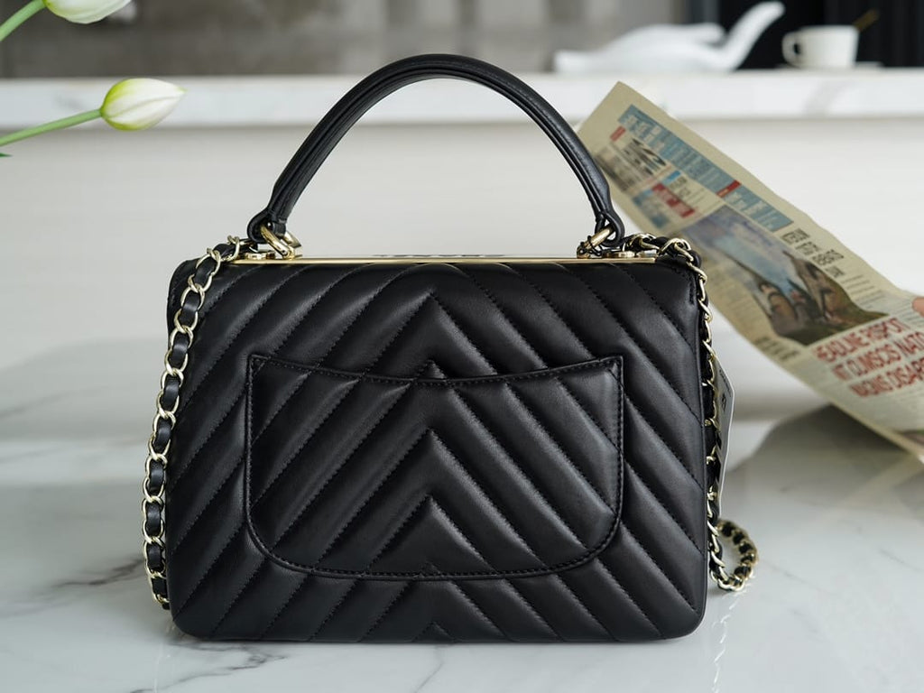 chanel-trendy-cc25-pre-owned-medium-chevron-trendy-handbag-25cm Handle