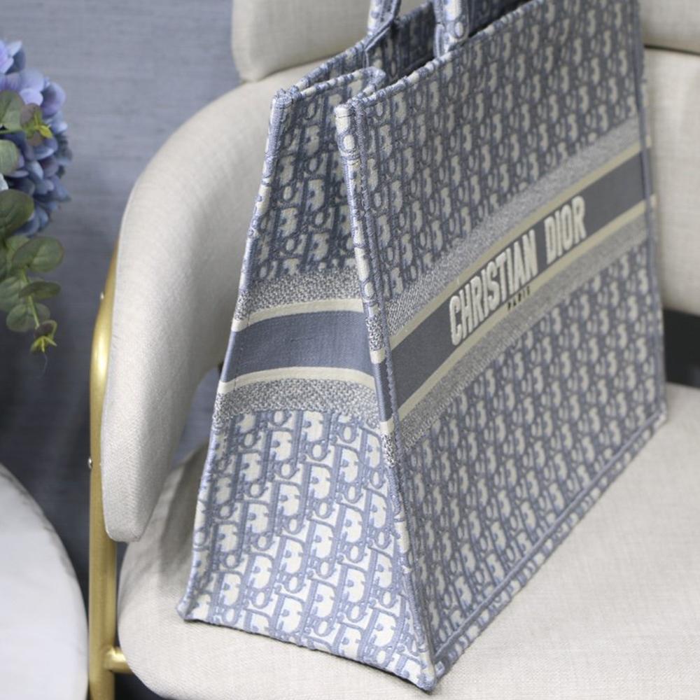 dior-book-tote-11 Tote