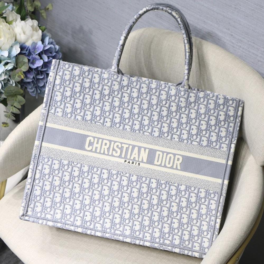dior-book-tote-11 Tote