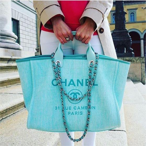 cloth-chanel-totes Tote