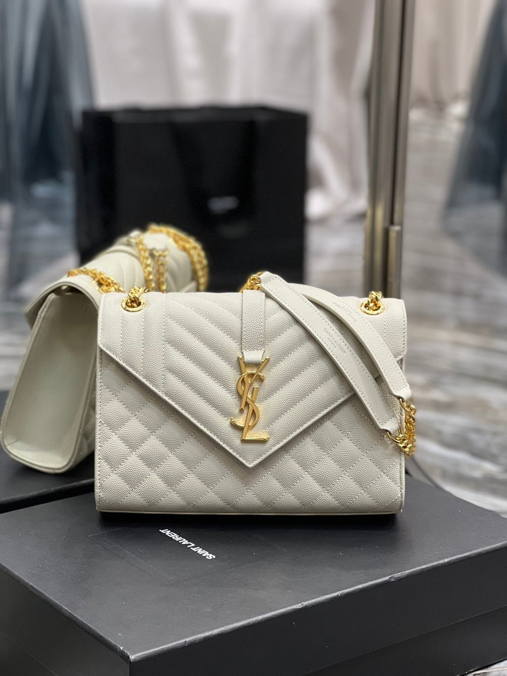 ysl-envelope-bag-medium-white-487206 Crossbody