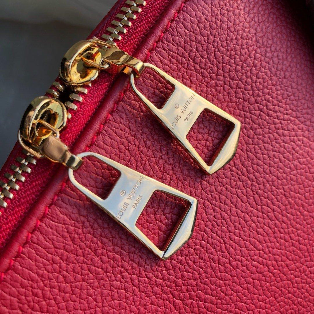 v-tote-mm Tote