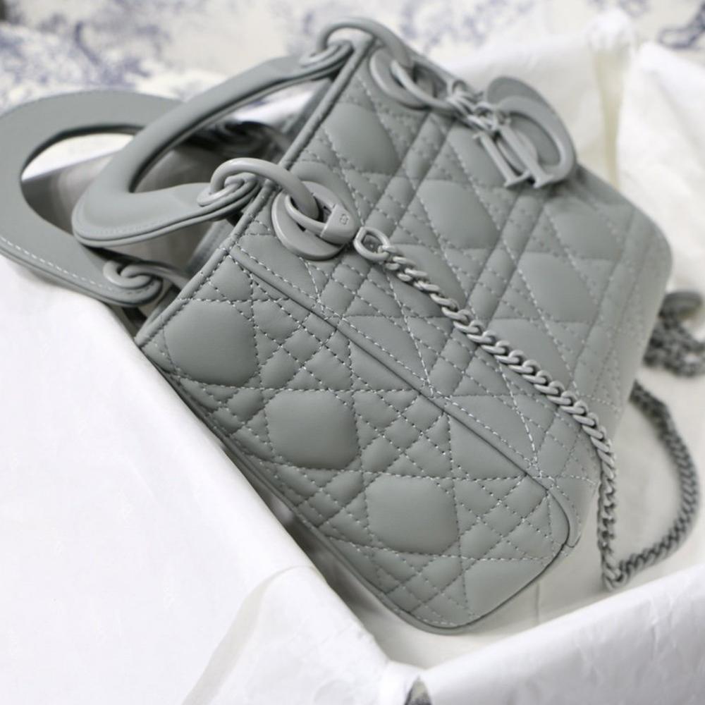 lady-dior-my-abcdior-bag-5 Handle