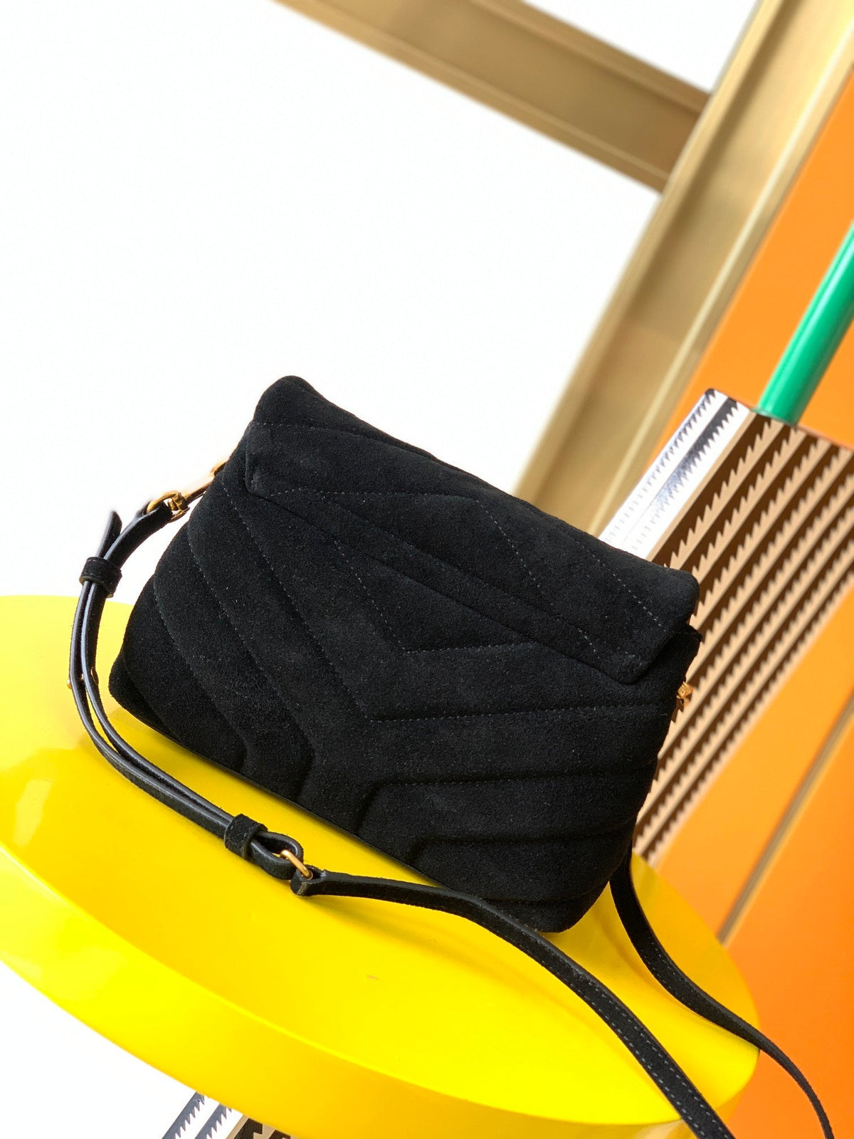 ysl-loulou-20-black-velvet-20x14x7cm Crossbody