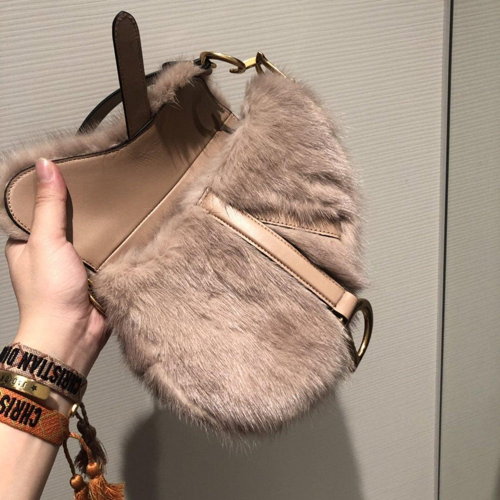saddle-bag-5 Handle