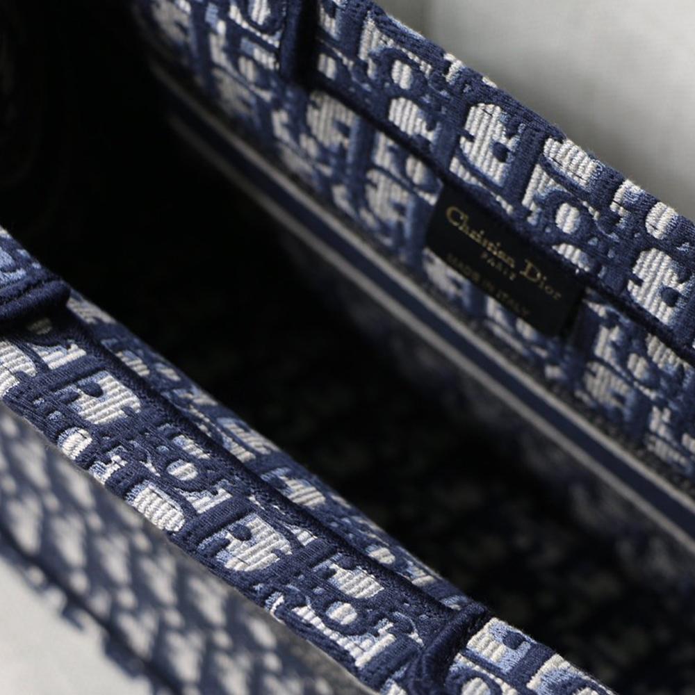 dior-book-tote-18 Tote
