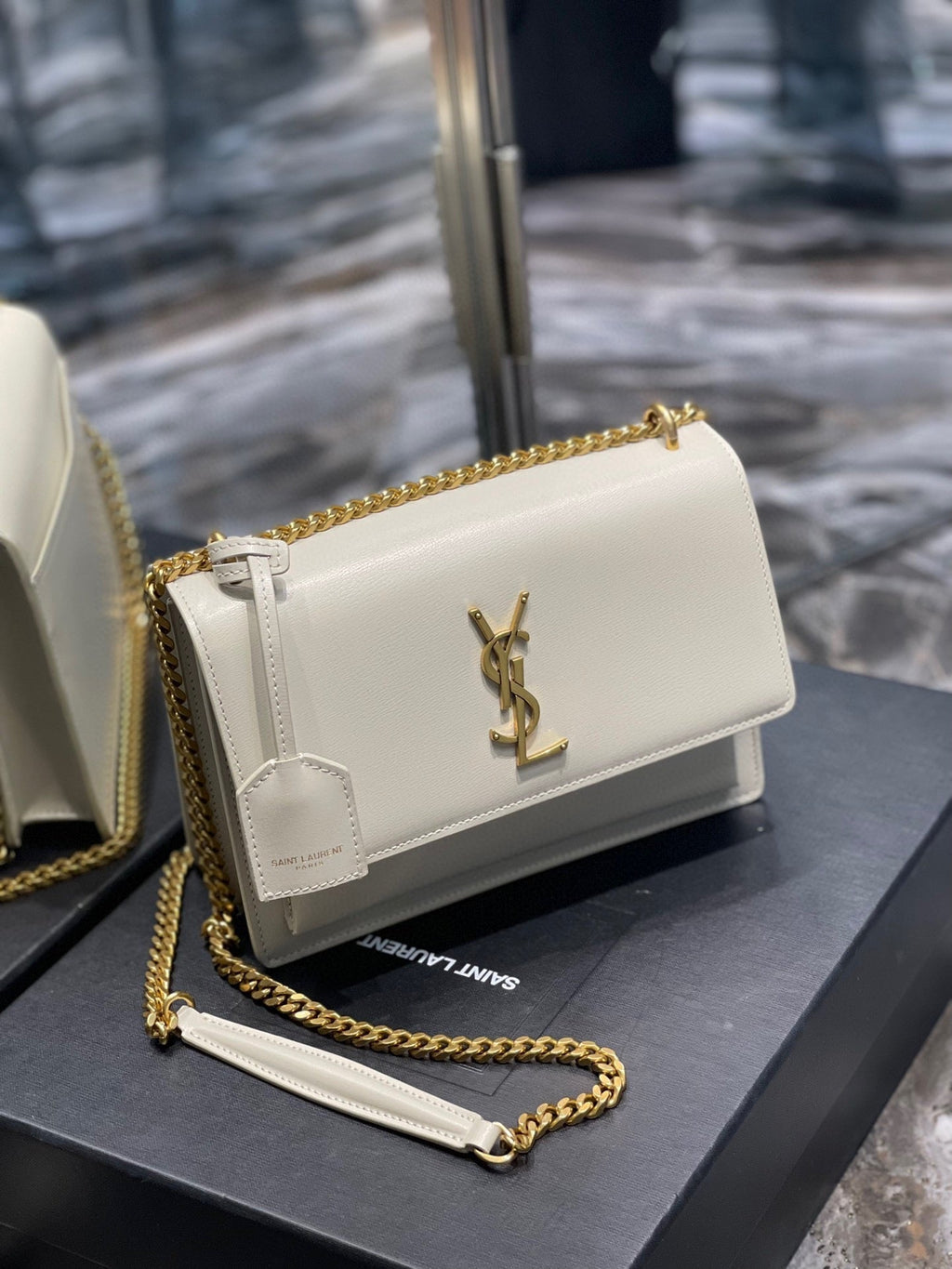 ysl-medium-sunset-bag-22-white-lambskin-gold-tone-22-x-16-x-8cm Crossbody
