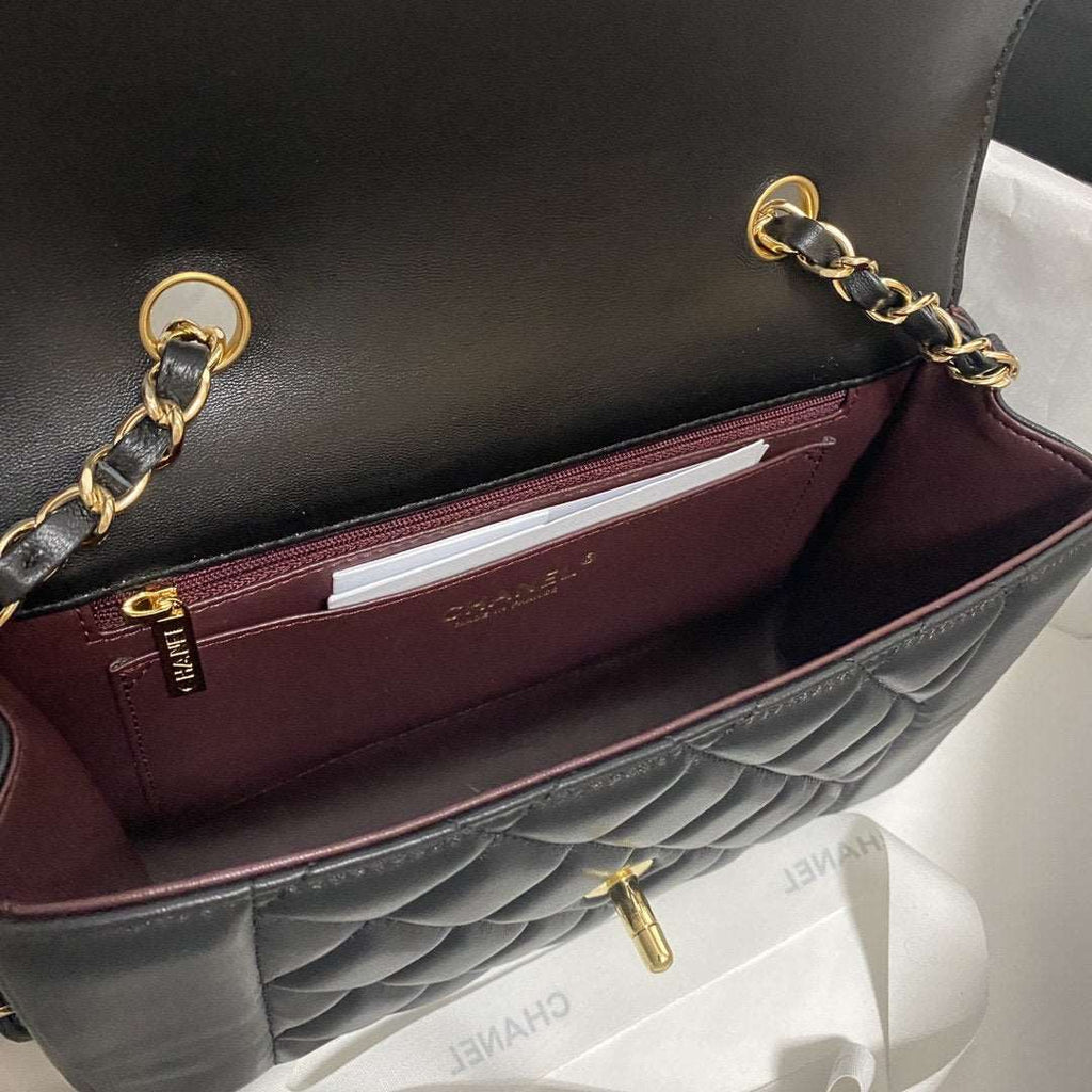 chanel-flap-bag-6 Crossbody