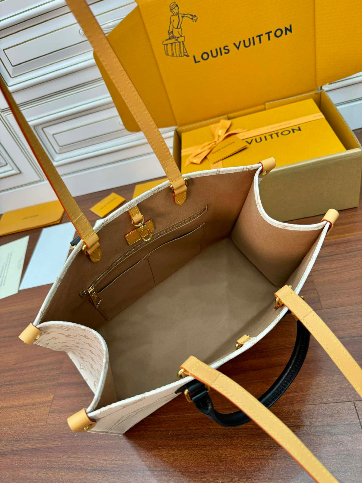 louis-vuitton-onthego-mm-tote-bag-monogram-dune-cruise-35-x-27-x-14-cm Tote