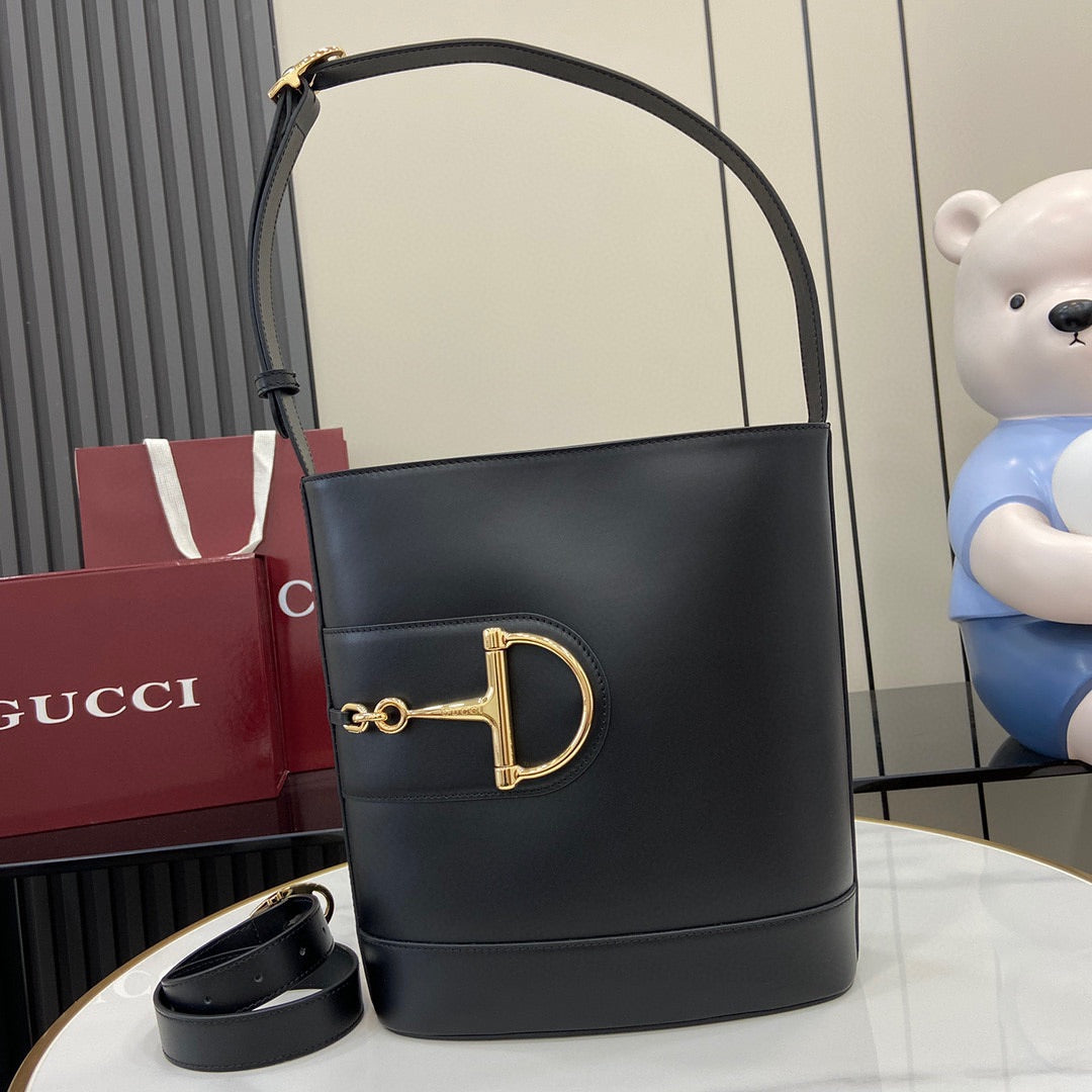 gucci-small-horsebit-embellished-leather-bucket-bag Shoulder
