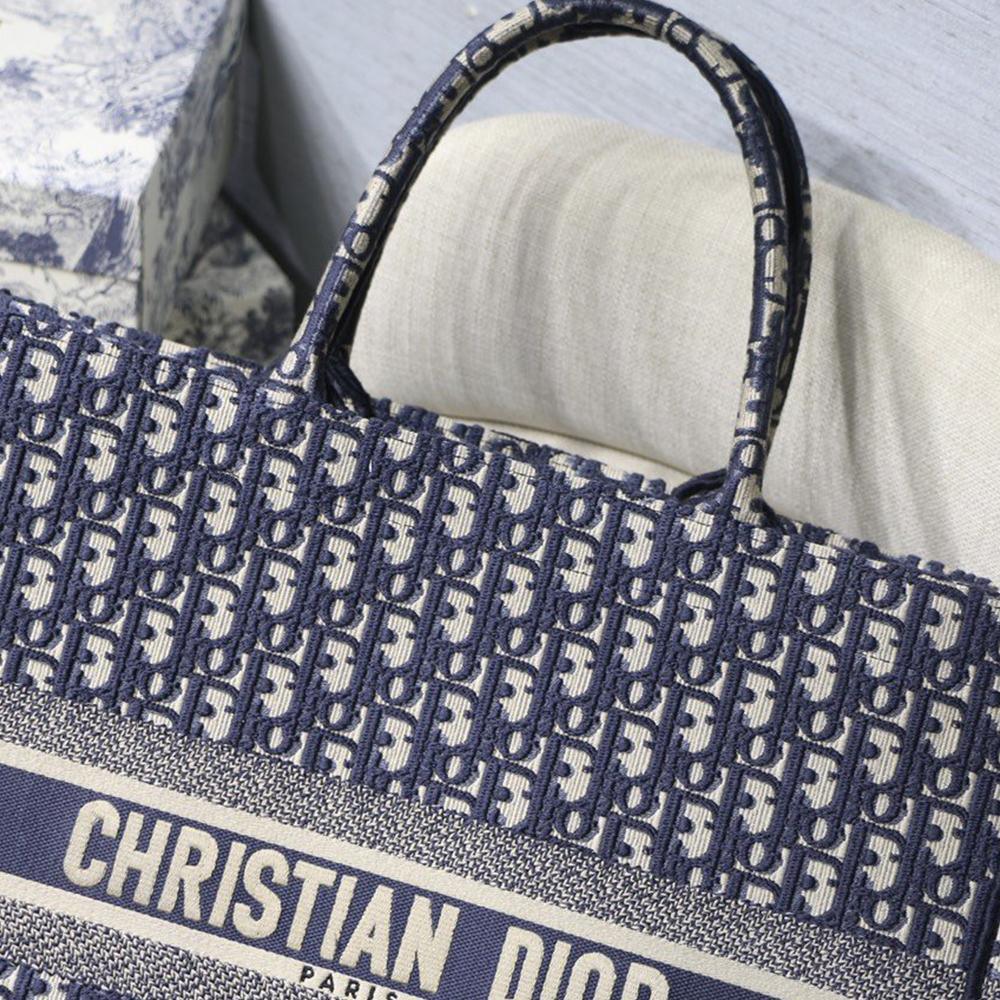 dior-book-tote-10 Tote