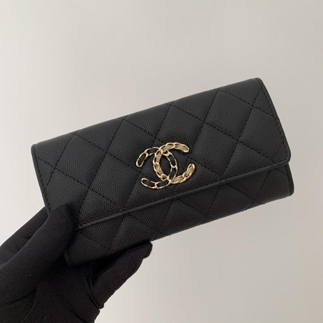 chanel-caviar-quilted-gusset-flap-wallet-copy ohter