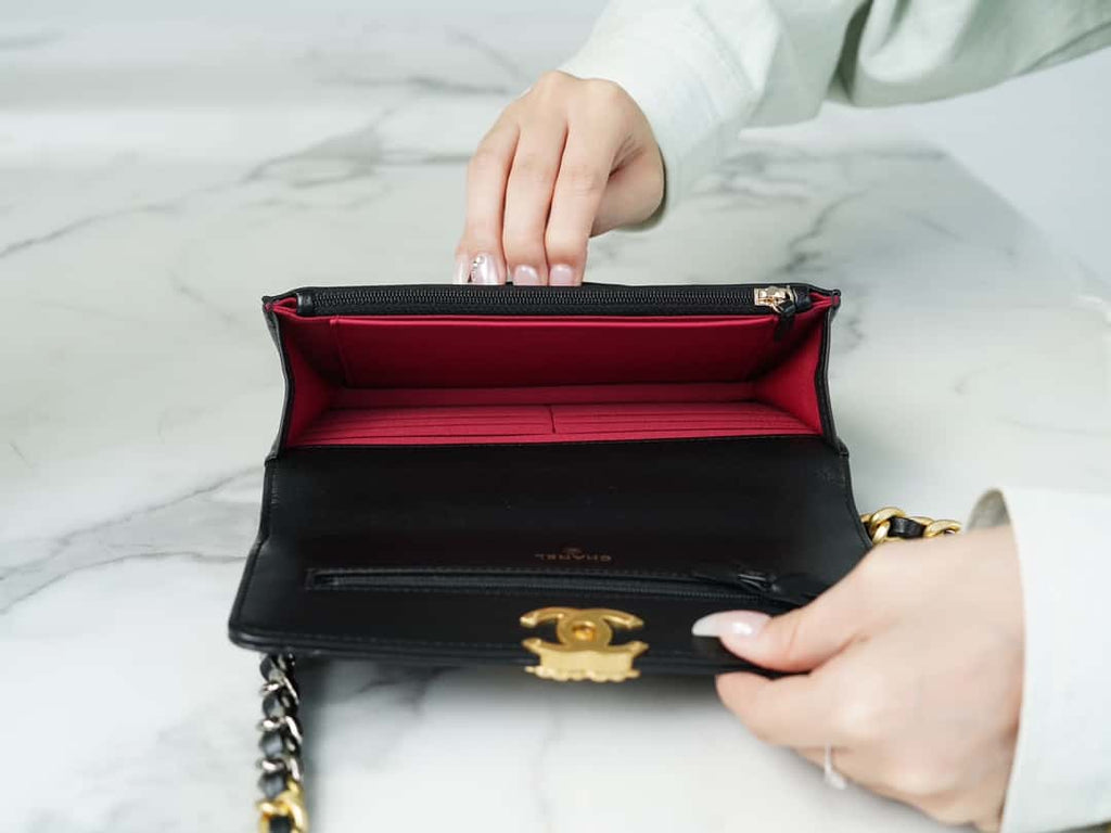 chanel-19-woc-wallet-on-chain-ap0957-black-flap-bag Crossbody
