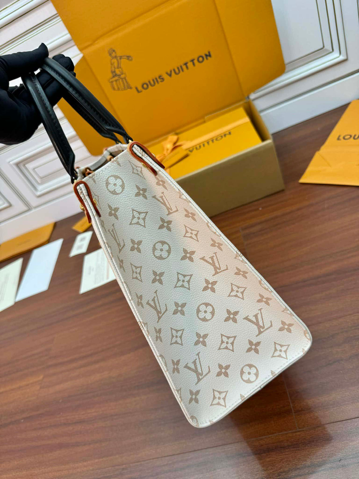 louis-vuitton-onthego-mm-tote-bag-monogram-dune-cruise-35-x-27-x-14-cm Tote