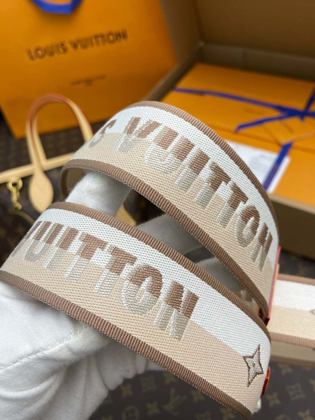 louis-vuitton-lv-neverfull-bag Tote