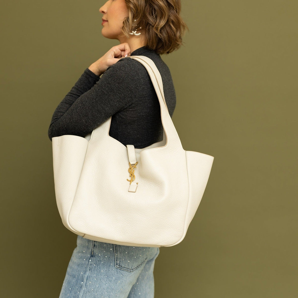 saint-laurent-le-5-a-7-bea-textured-leather-tote Tote