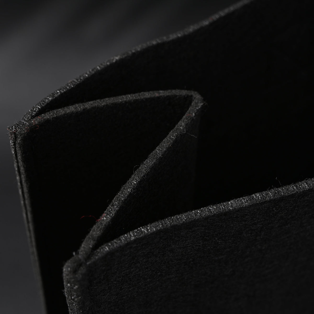 maison-margiela-mm6-tote-bag-limited-edition-black-canvas-shopper Tote
